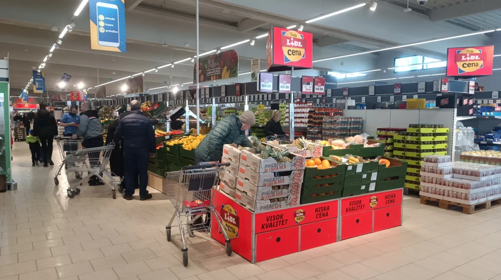 Radno vreme za Badnji dan i Božić: Kako će raditi prodavnice, pošte, pijace... 8