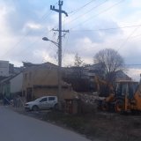 Deo kuće pao na električne žice u Novom Sadu: Investitor nadoknađuje štetu komšijama kojima su pregoreli električni uređaji 1