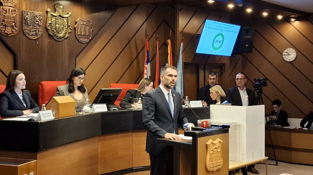 Građani u Futogu izviždali gradonačelnika Novog Sada 1