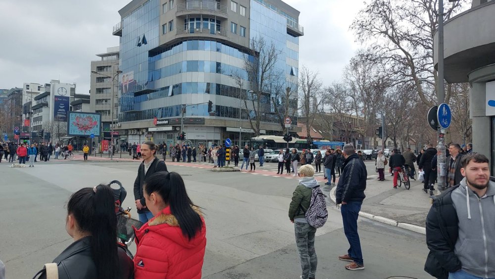 Novosađani zastali na 15 minuta: Saobraćaj blokiran na većini gradskih raskrsnica 2