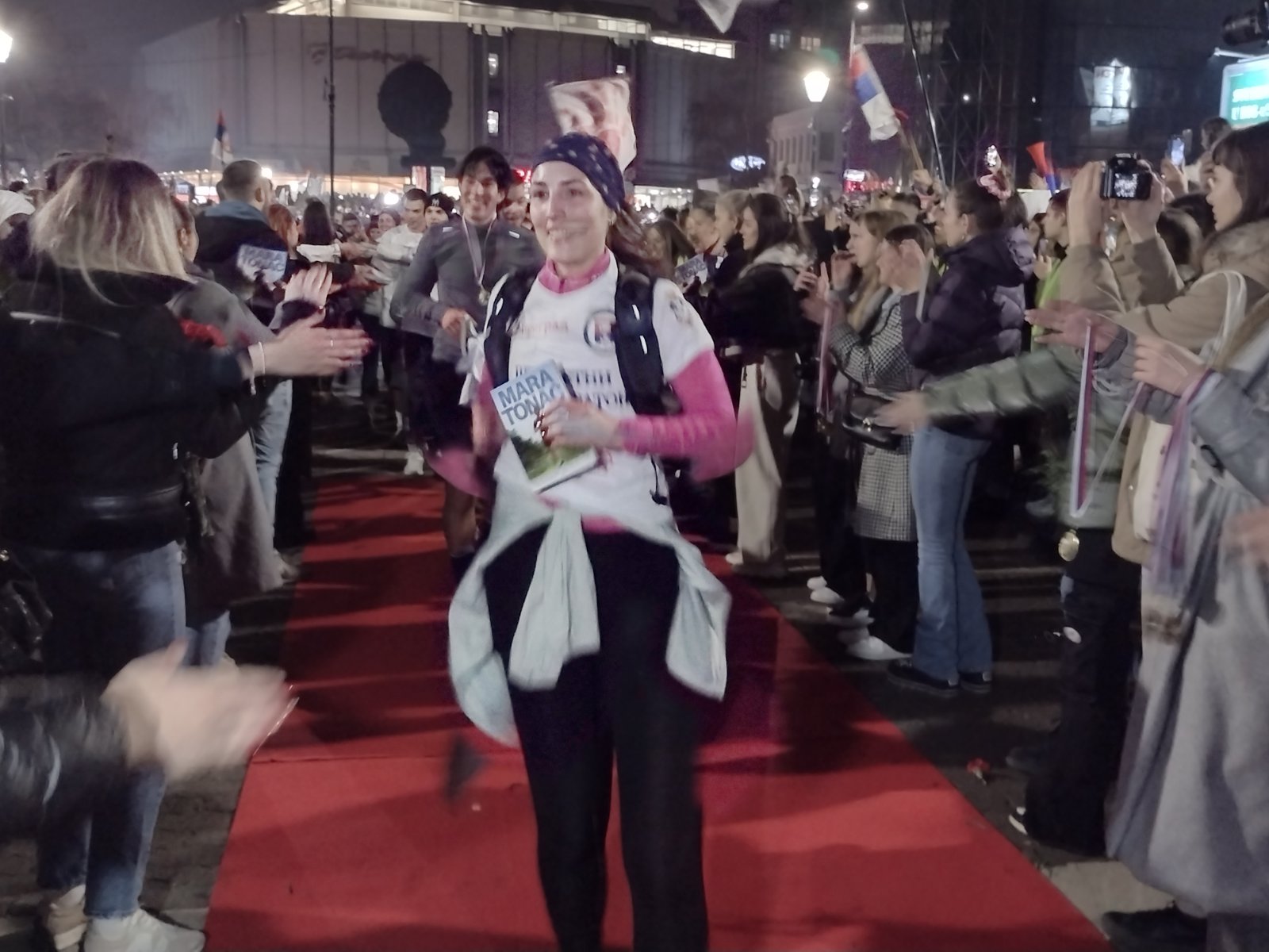 Istrčali ste istoriju, sada je vreme da je pišete: Kragujevčani dočekali studente (VIDEO, FOTO) 6