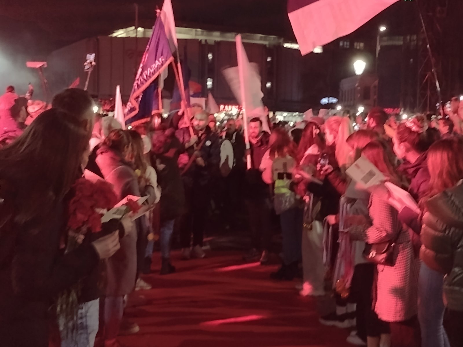 Istrčali ste istoriju, sada je vreme da je pišete: Kragujevčani dočekali studente (VIDEO, FOTO) 8