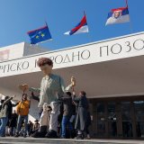 Protest studenata i profesora u Novom Sadu: Ispred SNP-a glumci novosadskih pozorišta izveli performans 3