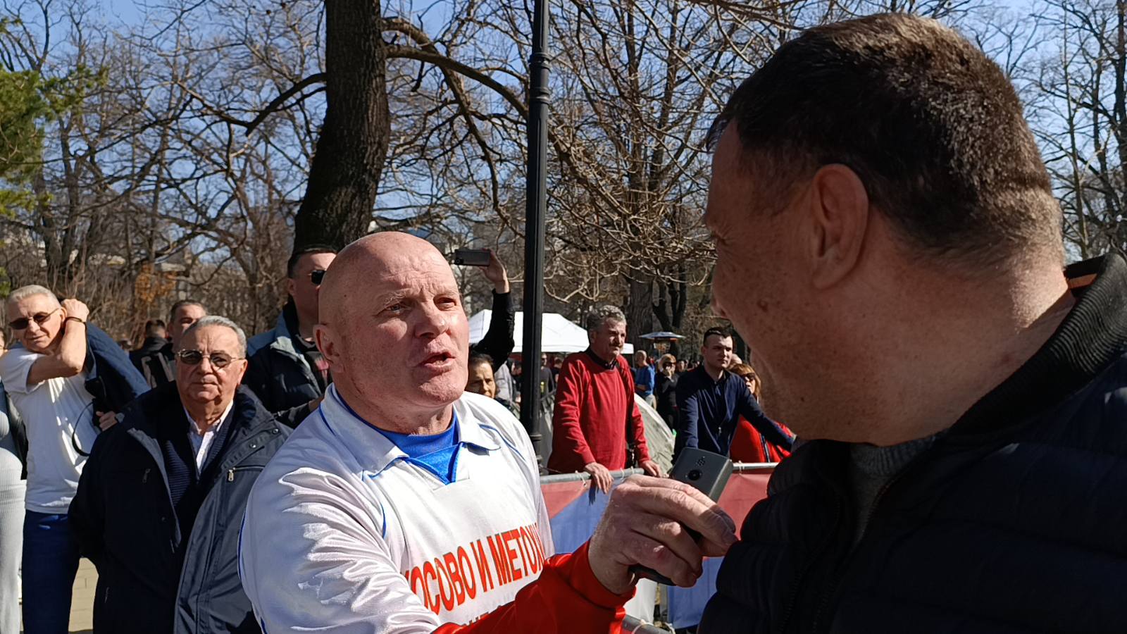 "Svadba na Pavlovićev način": Reporter Danasa ispred Predsedništva u kampu studenata koji "samo hoće da uče" (FOTO) 7