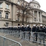 MUP tvrdi da vojne jedinice drže anti-dron pušku na jučerašnjoj fotografiji Predsedništva Srbije, a ne "zvučni top" 6