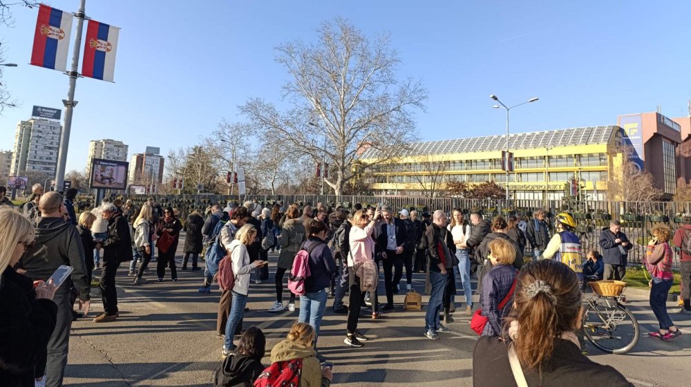 Protest zbog hapšenja aktivista "Most ostaje": Blokiran Bulevar Mihajla Pupina 1