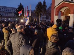 03 - Sveštenik Nikola Simić Vučkovica kod Kragujevca Gružani ne daju sveštenika Nikolu, dok za Eparhiju šumadijsku njegovi postupci nisu crkveni i kanonski 3