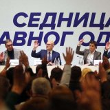 Novinari tajno na sastanku SNS: O čemu su razgovarali naprednjaci? 1