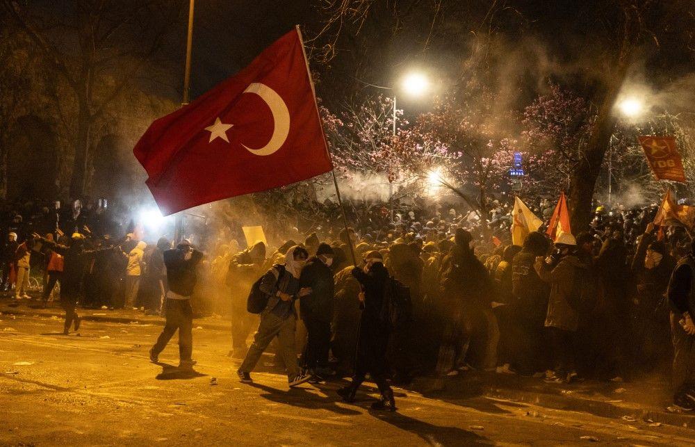 Više od 1.100 privedenih na protestima u Turskoj posle hapšenja gradonačelnika Istanbula 9 istanbul, protesti u turskoj, protesti u Istanbulu