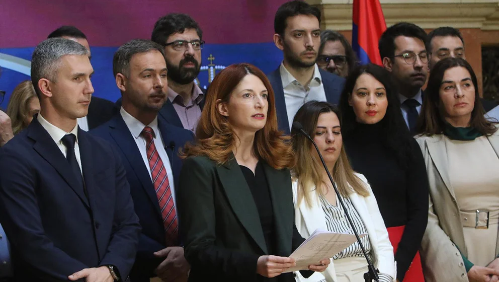 Šta opozicija kaže na Lomparov predlog o zajedničkoj listi studenata i stranaka, uz jedan uslov? 9