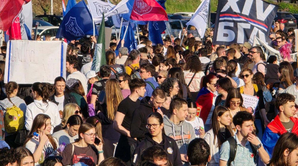 Desetine hiljada maršira Beogradom: US News piše o štrajku u Srbiji 1