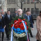 Vučević i ministri položili venac na mestu gde je ubijen premijer Đinđić 6