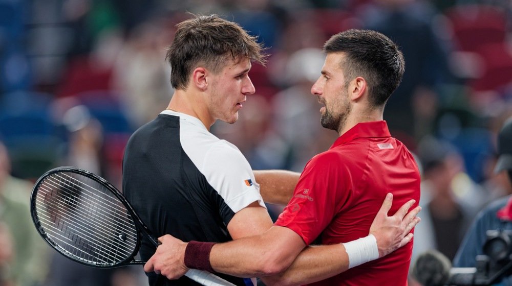 Jakub Menšik i Novak Đoković