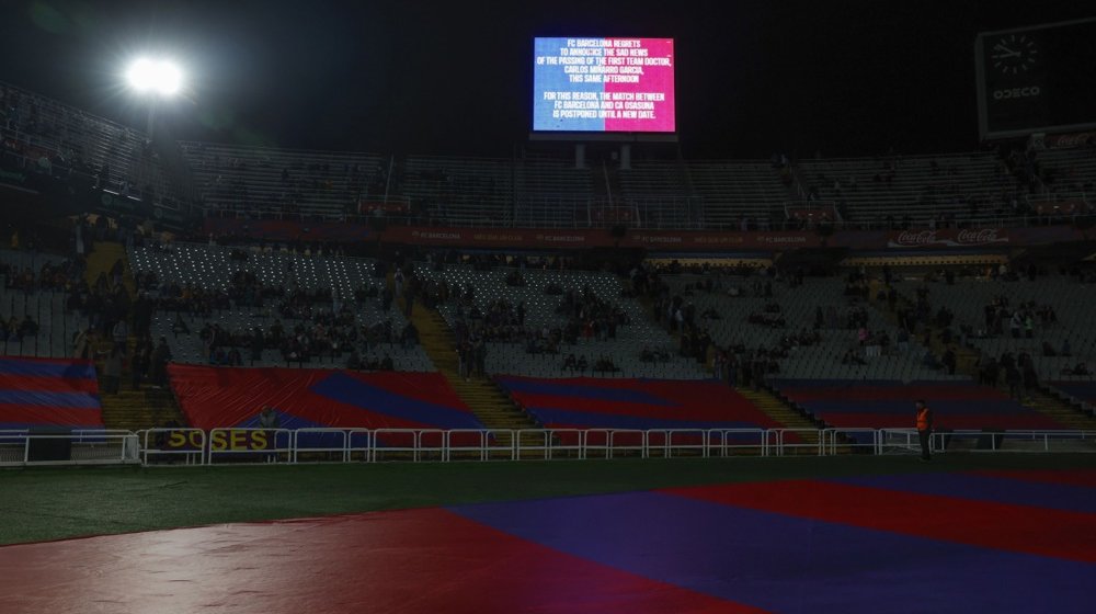 Zbog smrtnog slučaja u redovima Katalonaca: Na 15 minuta pre početka meča odložen susret Barselona - Osasuna 1
