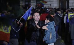 Koje su posledice odluke o diskvalifikaciji kandidature Kalina Đorđeskua u Rumuniji? (FOTO, VIDEO) 8