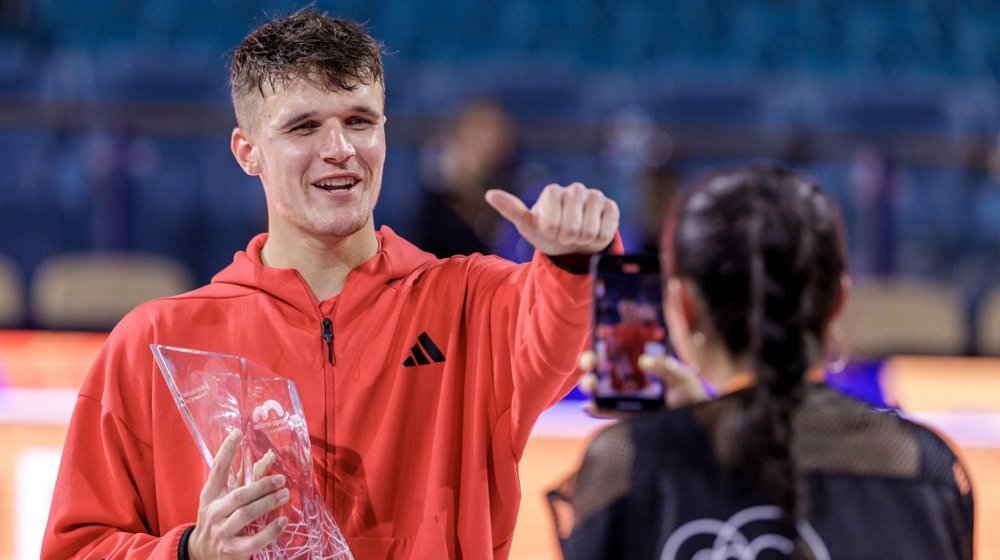 Ko je Jakub Menšik? Nova teniska senzacija koja je srušila Đokovića u finalu Majamija 1