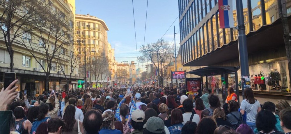 Ispred SKC održano 15 minuta tišine 1