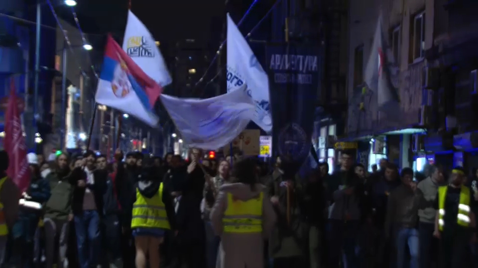 Beogradski studenti u šetnji podrške pretučenim novosadskim kolegama (VIDEO, FOTO) 3