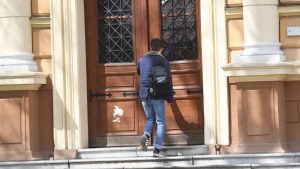 Produbljuje se kriza u Gimnaziji "Jovan Jovanović Zmaj" u Novom Sadu: Učenici bojkotuju nastavu 20