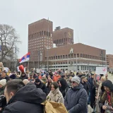 Kragujevčani dočekali studente: Zagrljaji, poljupci, suze i cveće 3