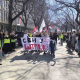 Više protest nego generalni štrajk: Sunčan dan i 8. mart napunili kafiće i prodavnice 1