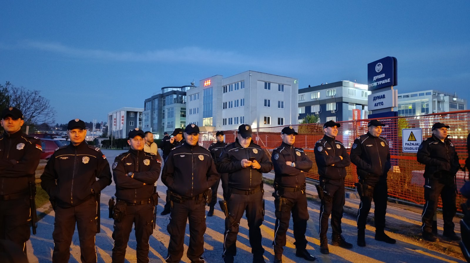 Završen studentski protest ispred Informera: "Ovo je samo prvi korak medijskog rata, ono što sledi treba da ih plaši" (FOTO, VIDEO) 3