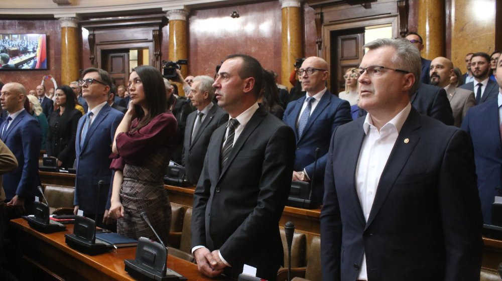 Pozvali SPO da napusti poslanički klub SNS 1