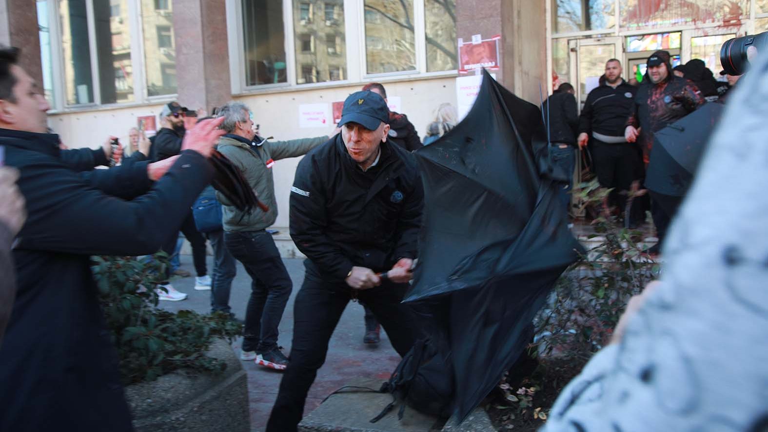 Hoće li Vučić staviti Beograd na kocku? 2