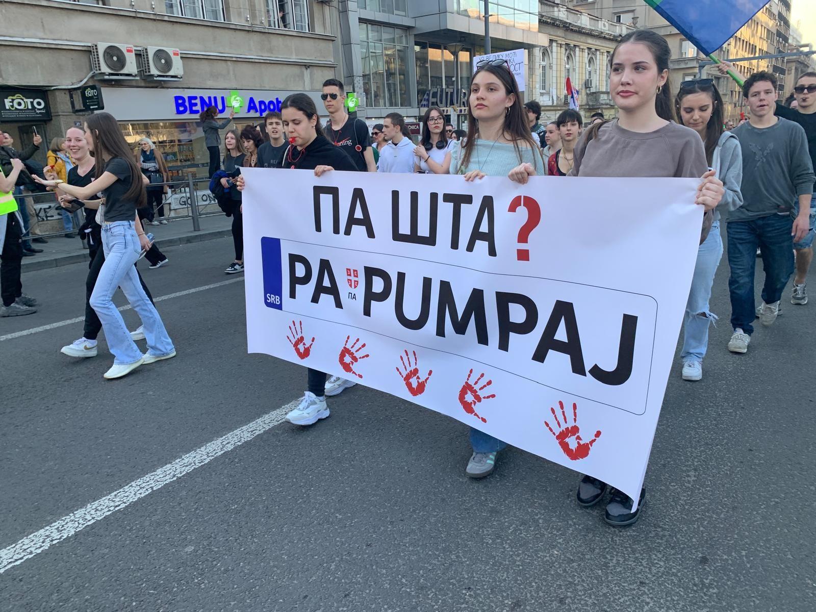 'Generalni štrajk': 'Šetnja krugom dvojke' u Beogradu, protest ispred RTS-a 12 Ljudi šetaju