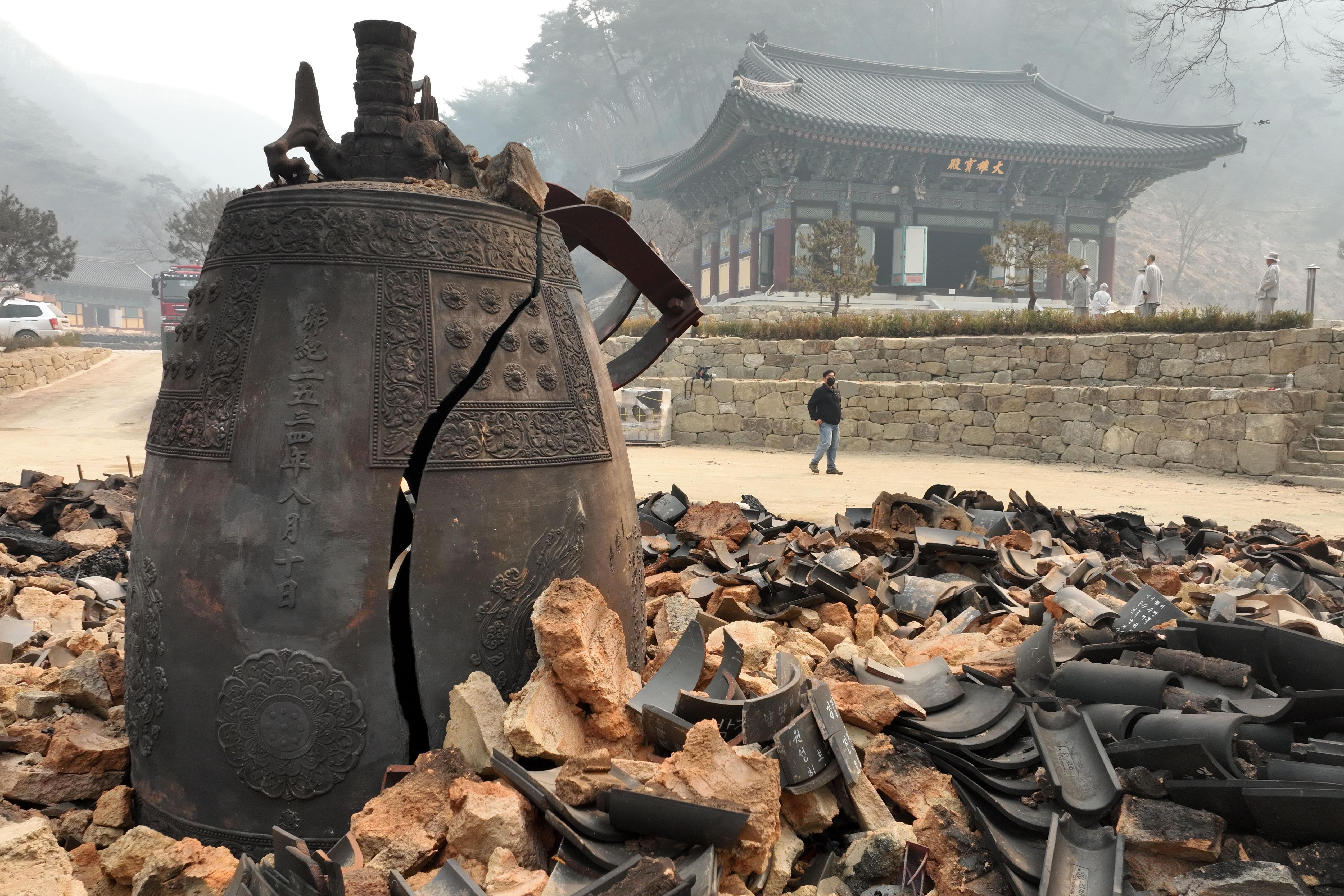 Požar u Južnoj Koreji odneo 27 života, uništen hram star 13 vekova 2 Posledice požara u hramu Gunsa