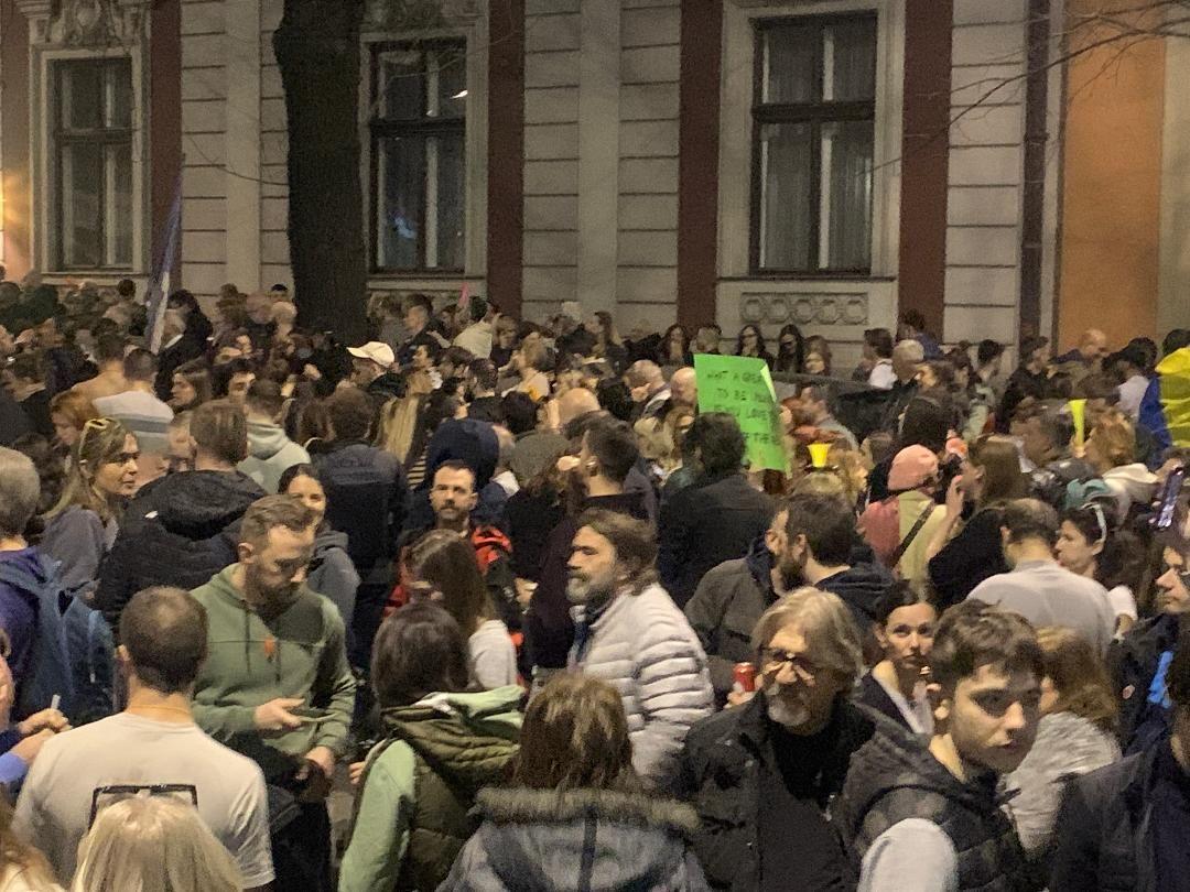 'Generalni štrajk': 'Šetnja krugom dvojke' u Beogradu, protest ispred RTS-a 4 Ljudi na ulici