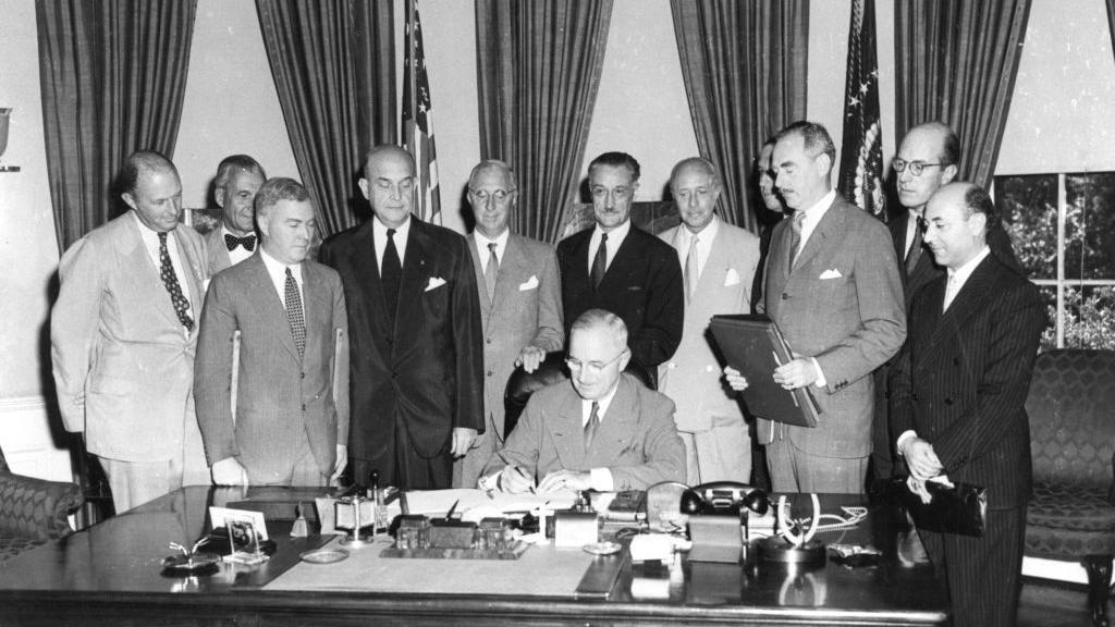 Tramp je rasturio svetski poredak i ostavio evropske zemlje da se brzo snađu kako znaju i umeju 9 Truman i NATO