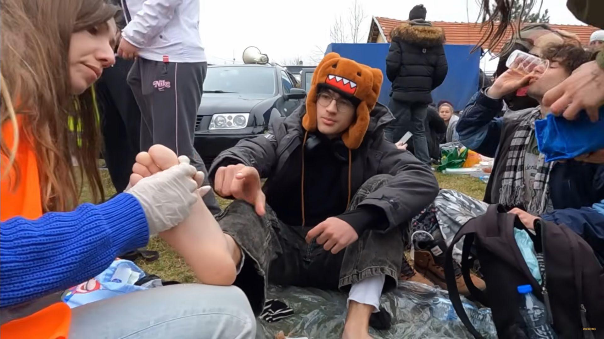 'Kuvaćemo za studente dok god treba' 6 Sanela Marjanović Zavolovšek pruža prvu pomoć studentu na putu ka Nišu