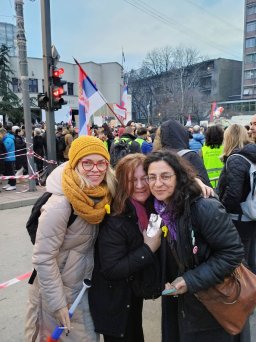 Ana Jerotijević glumica i aktivistkinja iz Kraljeva 02 "Nije me strah, neće me utišati": Aktivistkinja Ana Jerotijević iz Kraljeva o anonimnim pozivima „da pripazi, zbog dece” 2