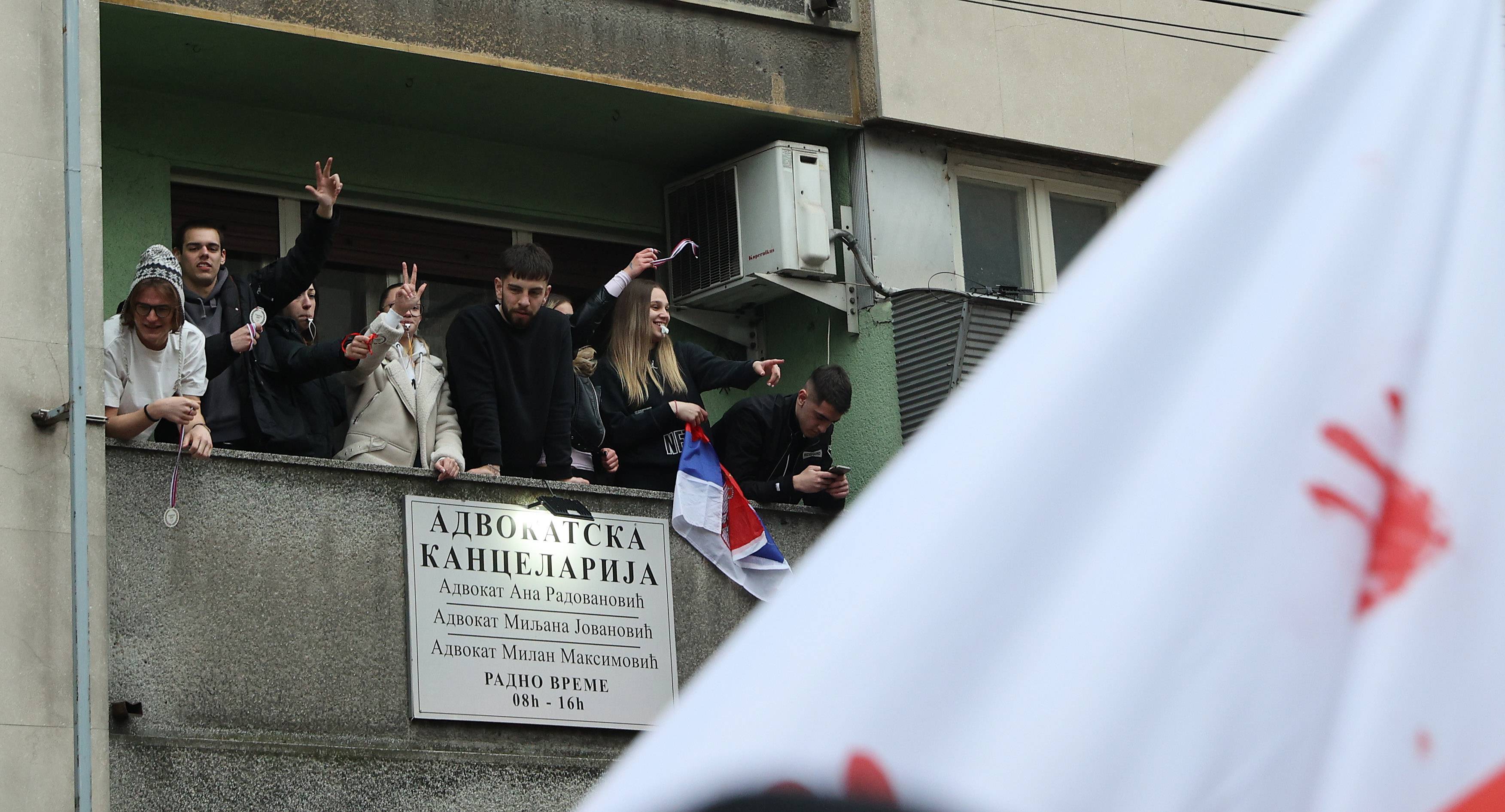 Kako je izgledao dan u Nišu tokom protesta "Studentski edikt"? (FOTO) 11 Kako je izgledao dan u Nišu tokom protesta "Studentski edikt"? (FOTO) 11