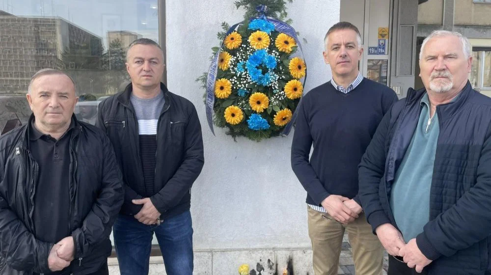 Sistem u kome živimo oslikava sve ono protiv čega se on borio: DS Kragujevac odao poštu Zoranu Đinđiću 1