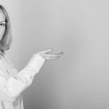 Umetnici prikupljaju pomoć za lečenje koleginice: Humanitarna izložba "Za Sonju" 1