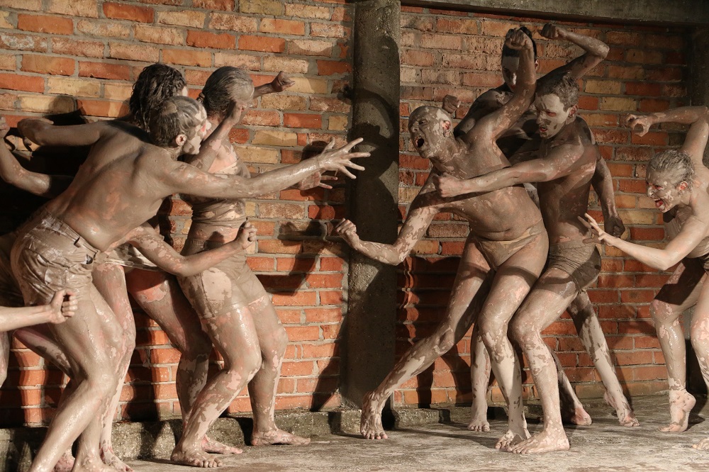 Izložba artefakata Teatra Mimart „Godovi interpolacije“ u KC Gradu 2 Izložba artefakata Teatra Mimart „Godovi interpolacije“ u KC Gradu 2