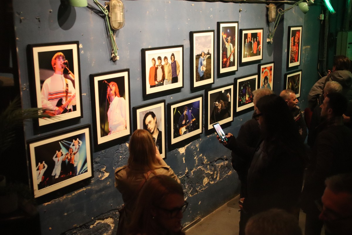 Otvorena izložba „30 godina britpopa“ Brajana Rašića 2