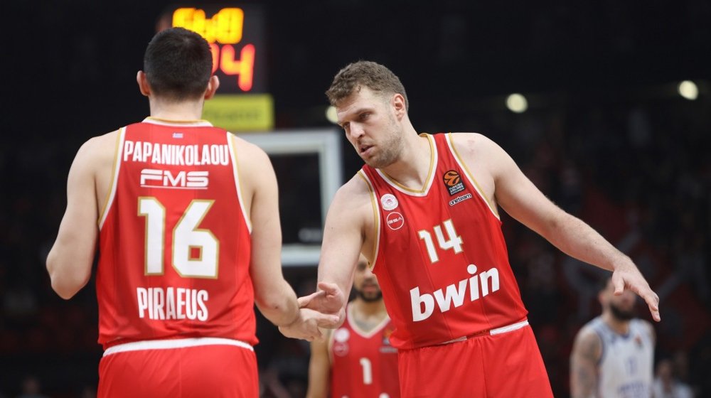 Nije trebalo da igramo danas, nadamo se da će porodice žrtava dobiti pravdu: Košarkaši Olimpijakosa podržali proteste na godišnjicu železničke nesreće u Grčkoj 1