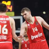 Nije trebalo da igramo danas, nadamo se da će porodice žrtava dobiti pravdu: Košarkaši Olimpijakosa podržali proteste na godišnjicu železničke nesreće u Grčkoj 4