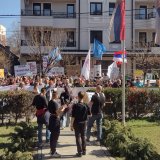 Kragujevački maturanti u blokadi organizuju protestnu šetnju pored svih srednjih škola u gradu do Školske uprave 3