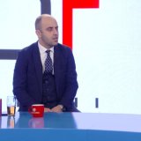 "Olovku kojom je Kenija potpisala priznanje Kosova pokloniću ocu, borcu OVK" 10