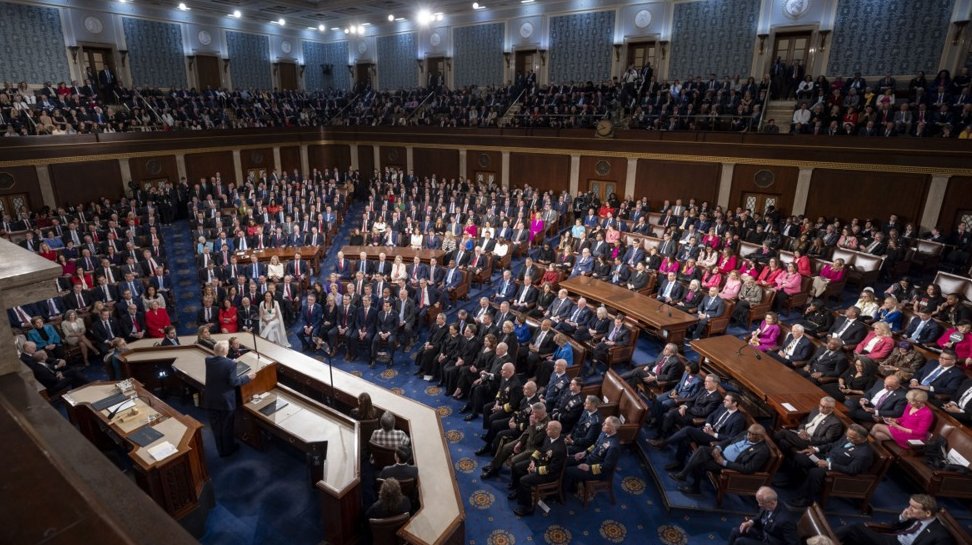 Analiza Trampovog govora u Kongresu: Od Ukrajine i Grenlanda do „skupih“ jaja, ali i Srbije 2 Analiza Trampovog govora u Kongresu: Od Ukrajine i Grenlanda do „skupih“ jaja, ali i Srbije 1