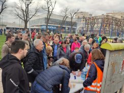 Nije prvoaprilska šala, vreme je da se uozbiljimo: Zborovi građana „buknuli” po čitavom Kragujevcu (FOTO) 4