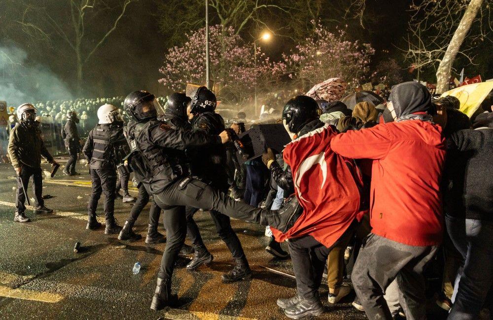 Više od 1.100 privedenih na protestima u Turskoj posle hapšenja gradonačelnika Istanbula 6 ekrem imamoglu, neredi u turskoj, protesti u turskoj, protesti u istanbulu
