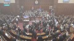 beli poslanici 4. mart Kako izgleda novi haos u Skupštini Srbije: Beli poslanici i ministri (FOTO/VIDEO) 6