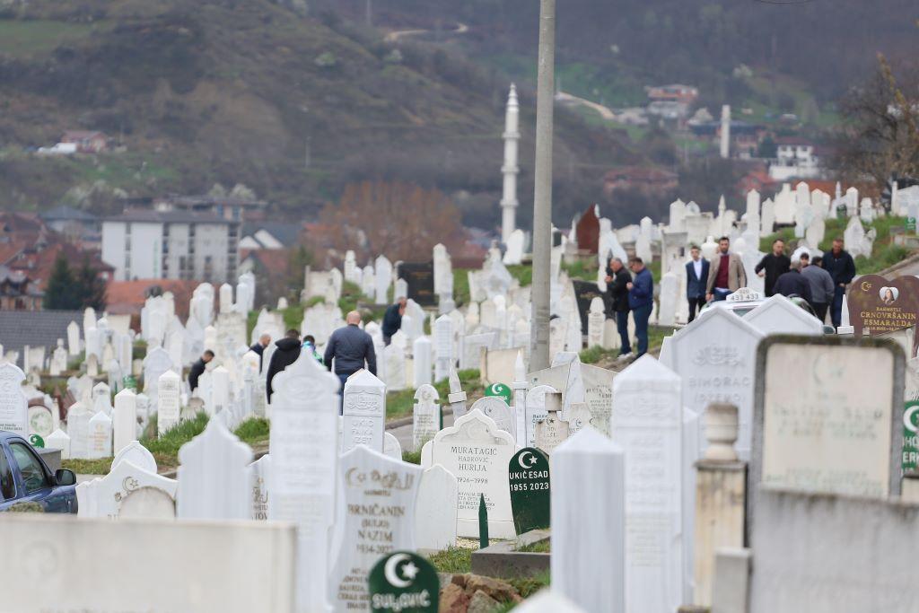 Islam: Jutarnjom molitvom obeležen početak ramazanskog Bajrama u Novom Pazaru 9 obeležavanje početka Bajrama