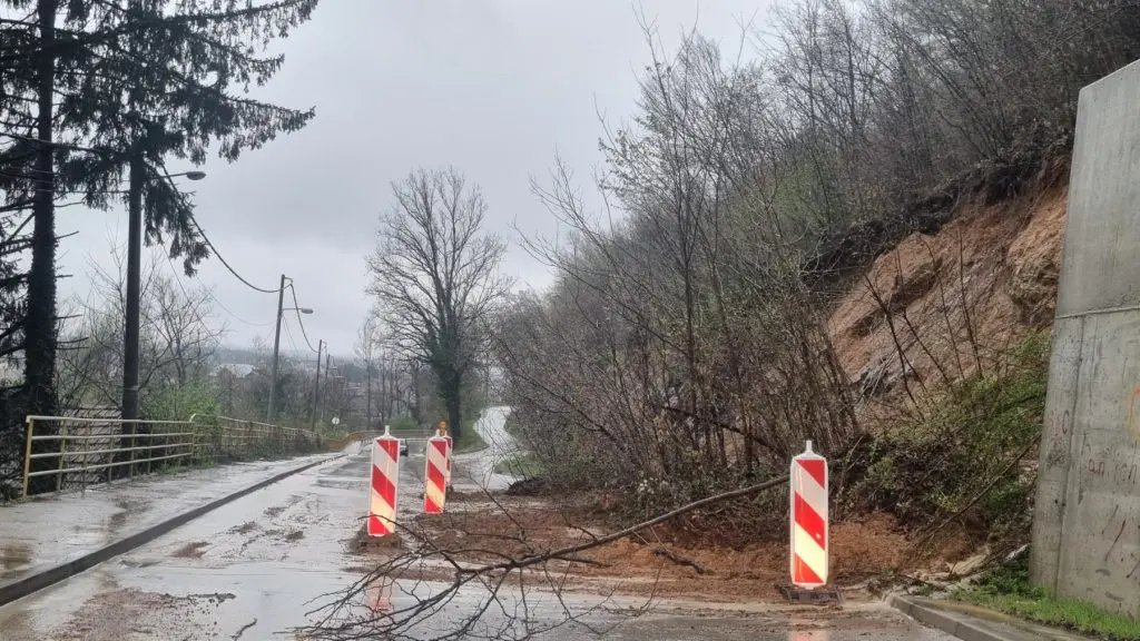Odron na jednom od puteva u Banjaluci
