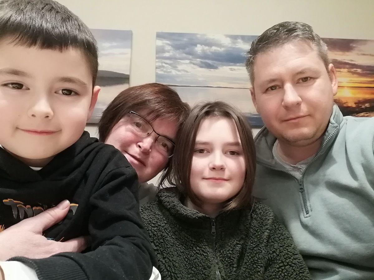 Rusi u Srbiji: Kako žive danas, tri godine od početka rata u Ukrajini 4 Porodica Elene Kaposove